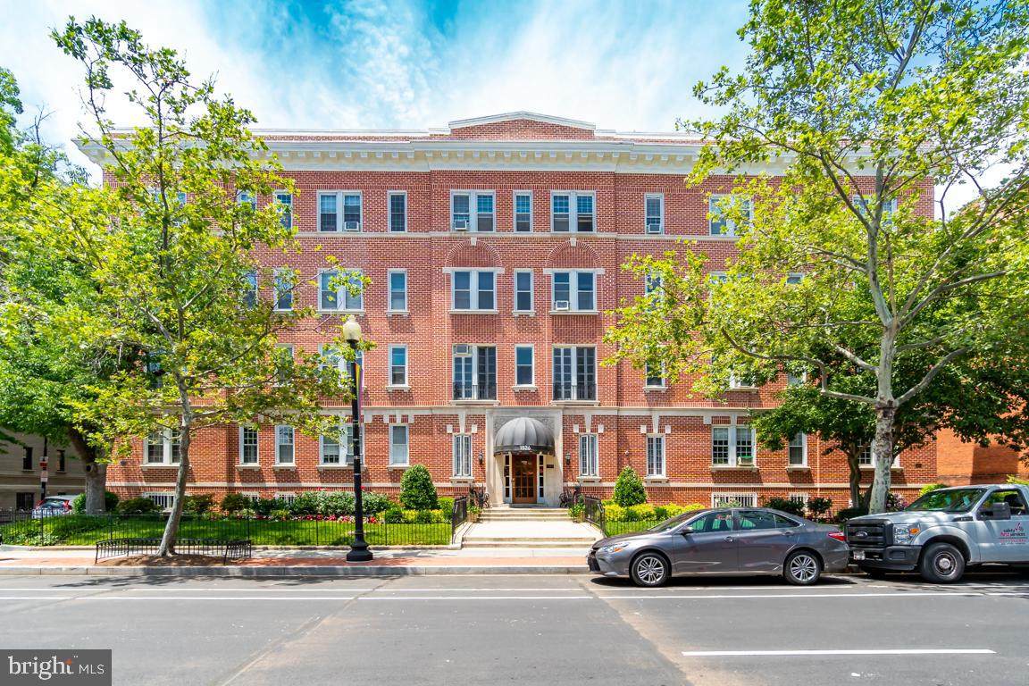1526 17TH Street - Photo 1