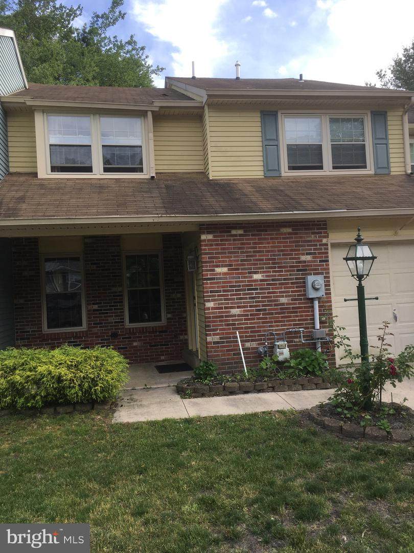 305 Shady Lane - Photo 1