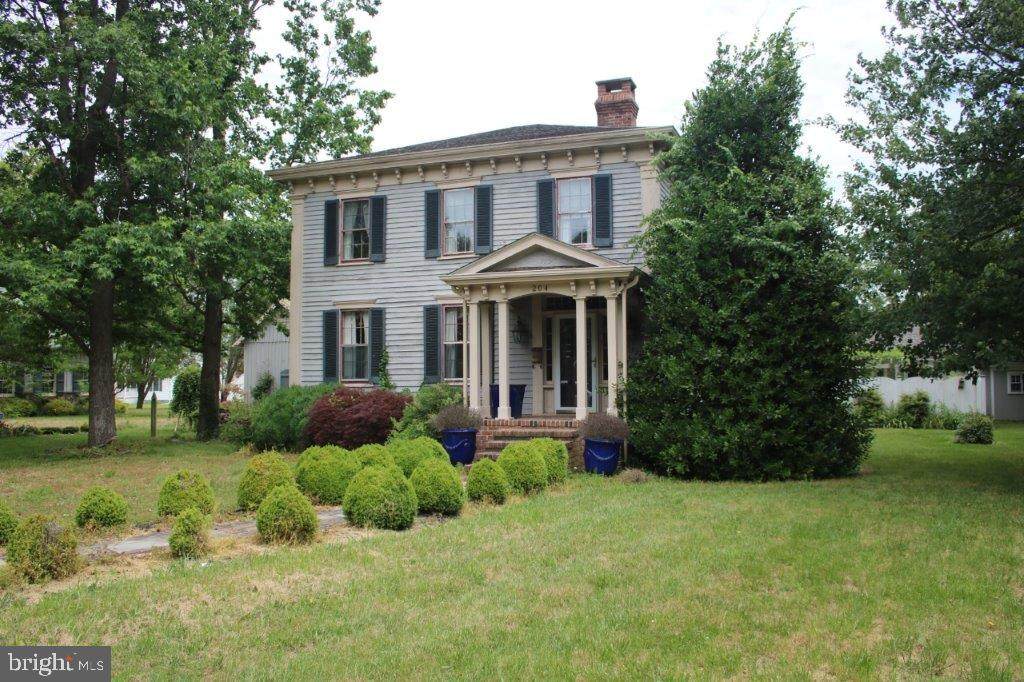 204 Charles Street - Photo 1
