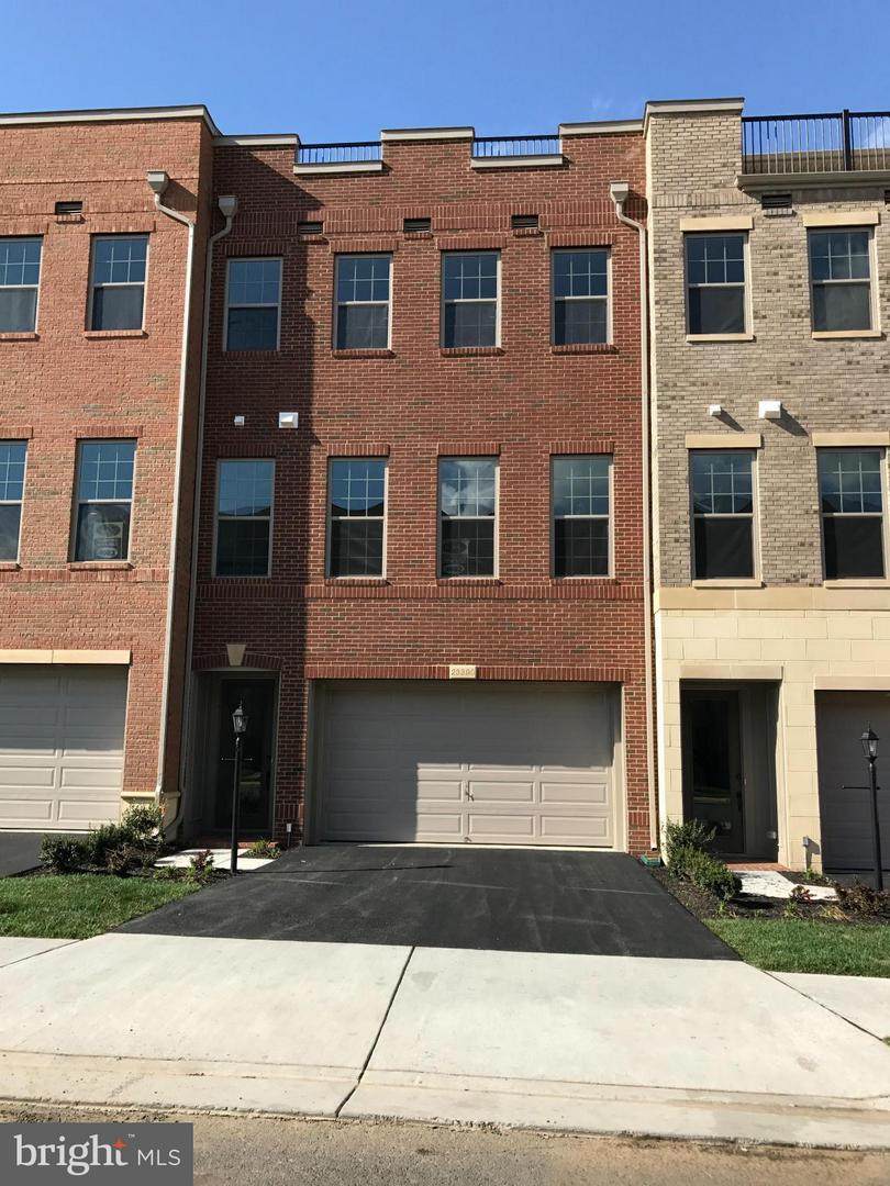 23390 Epperson Square - Photo 1