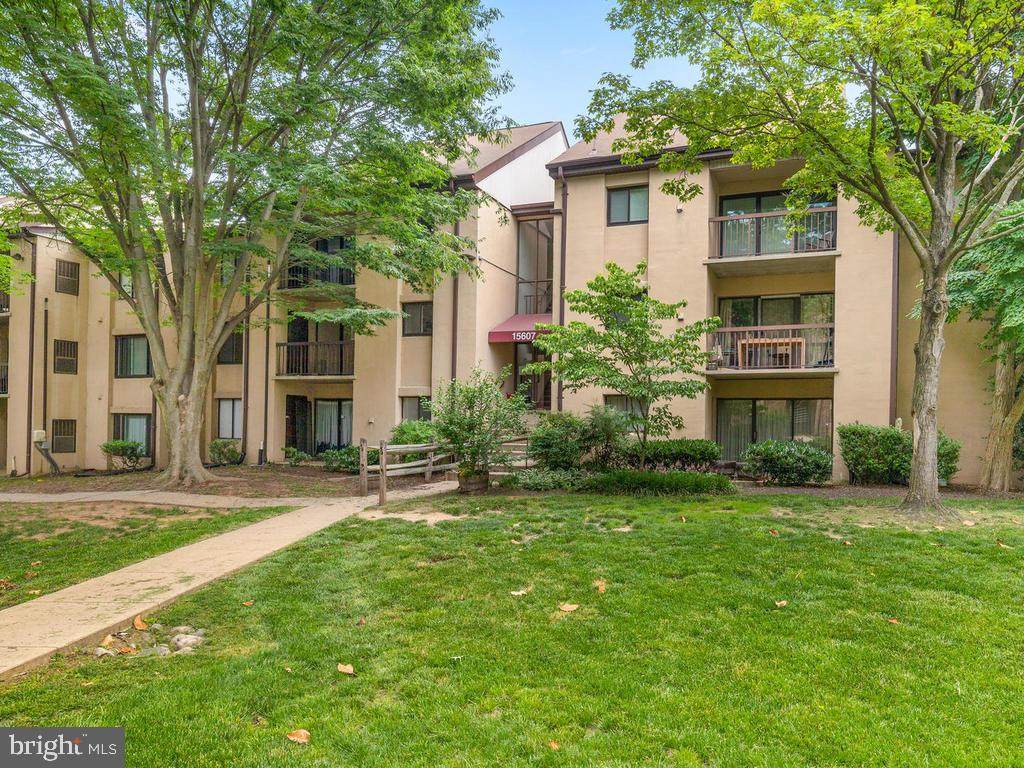 15607 Dorset Road - Photo 1