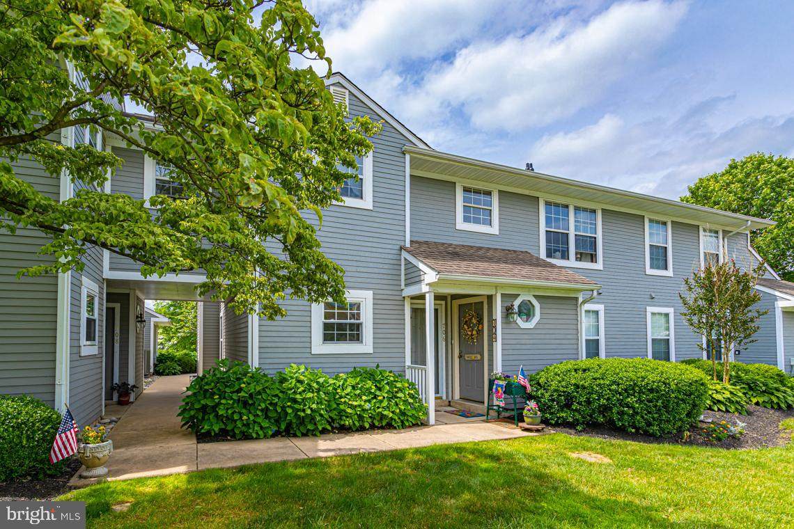 706 Bradford Terrace - Photo 1