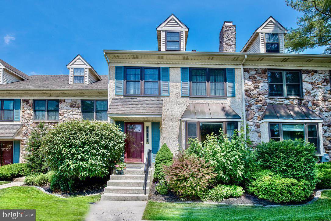 32 Algonquin Court - Photo 1