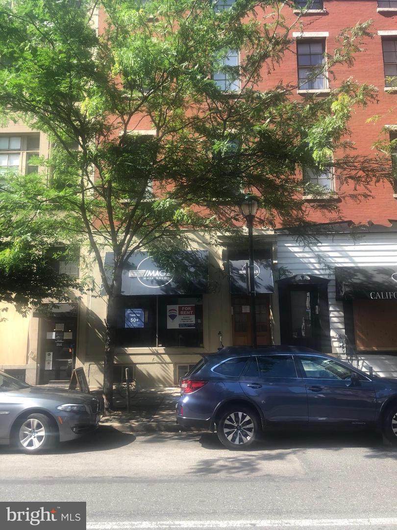 1933 Chestnut Street - Photo 1