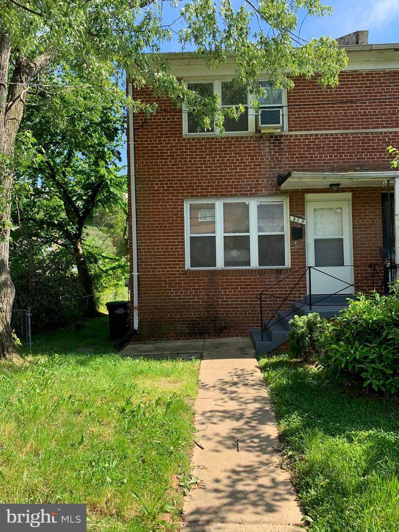 829 Chesapeake Street - Photo 1