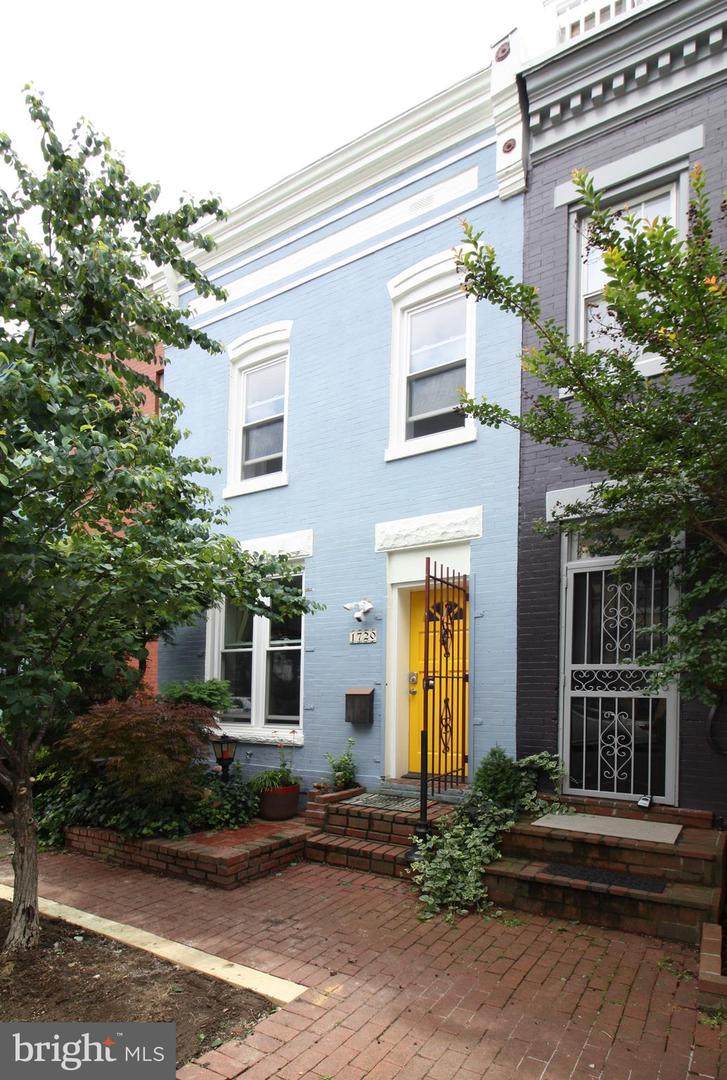 1720 Seaton Street - Photo 1