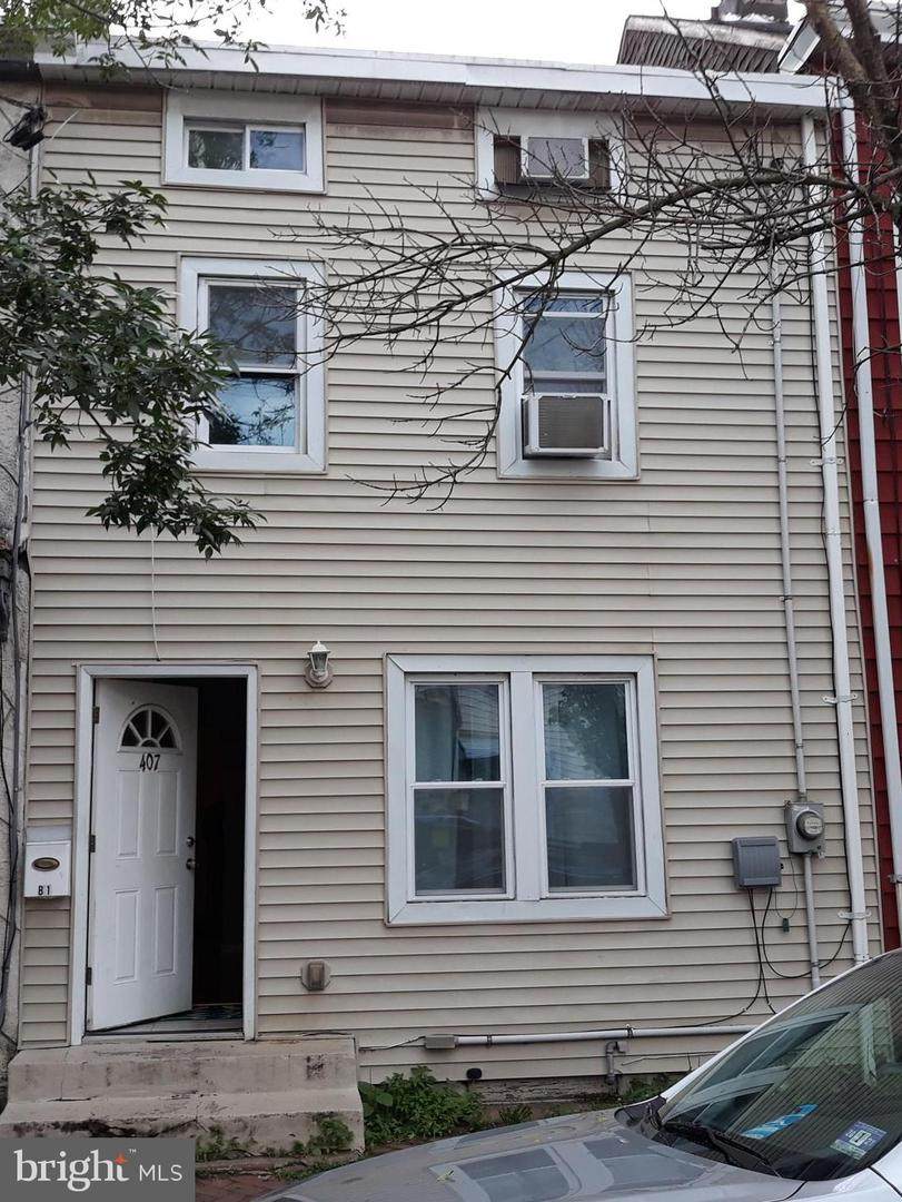 407 Centre Street - Photo 1