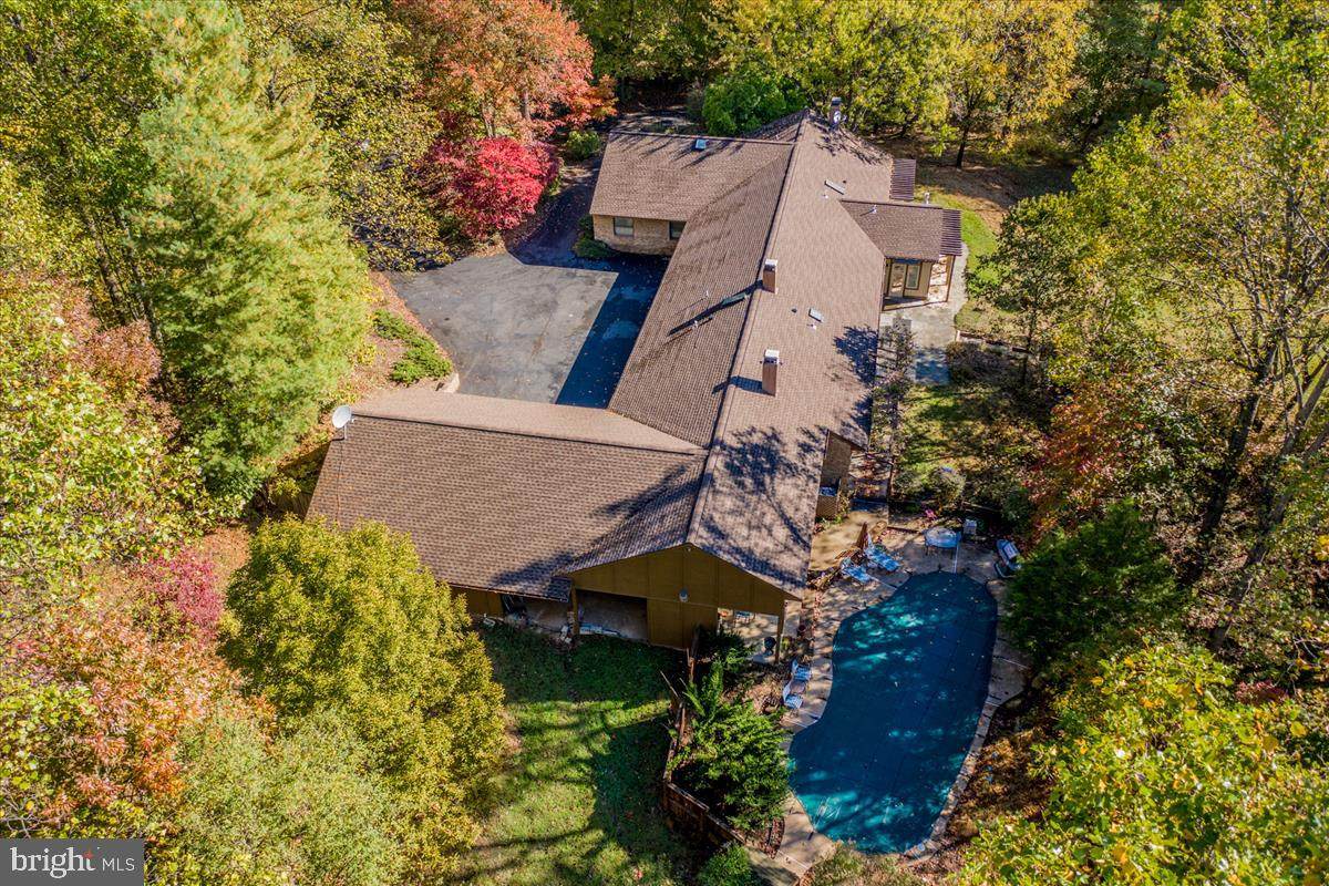 7229 Stonehouse Lane - Photo 1