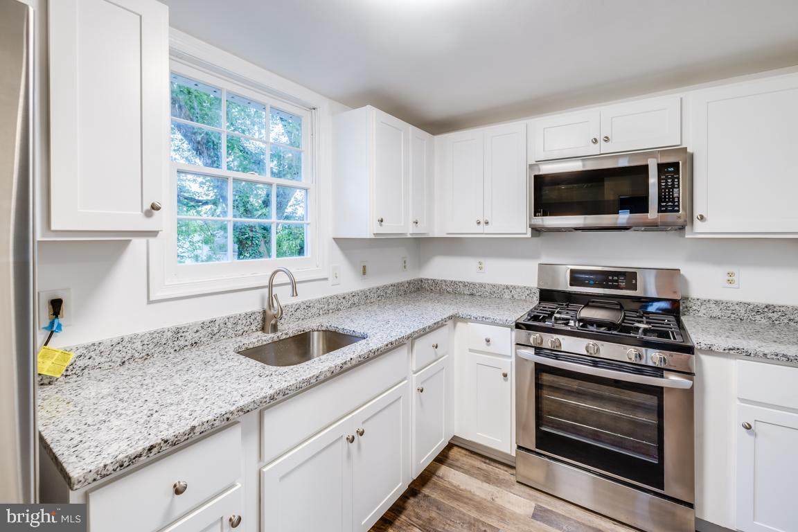 25 Akin Avenue - Photo 1