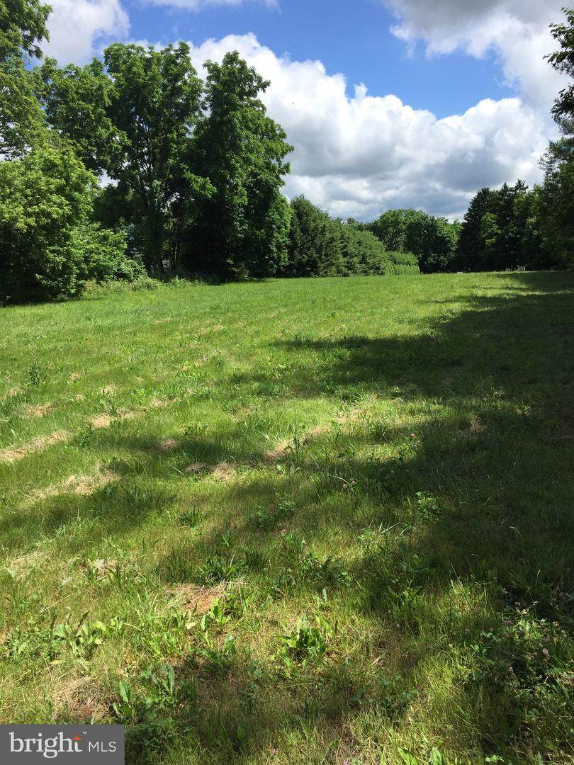 1935 Locust Lane - Photo 1