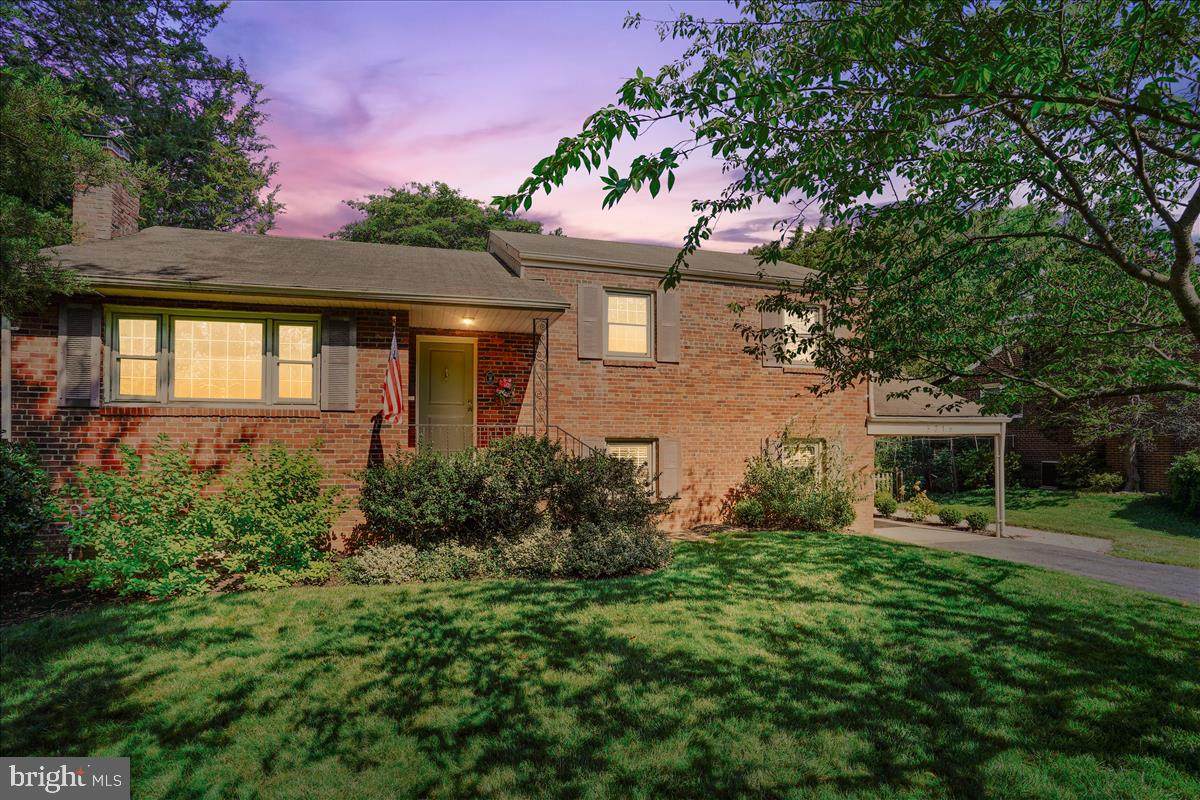8318 Ashwood Drive - Photo 1