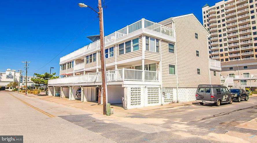 6 47TH Street - Photo 1