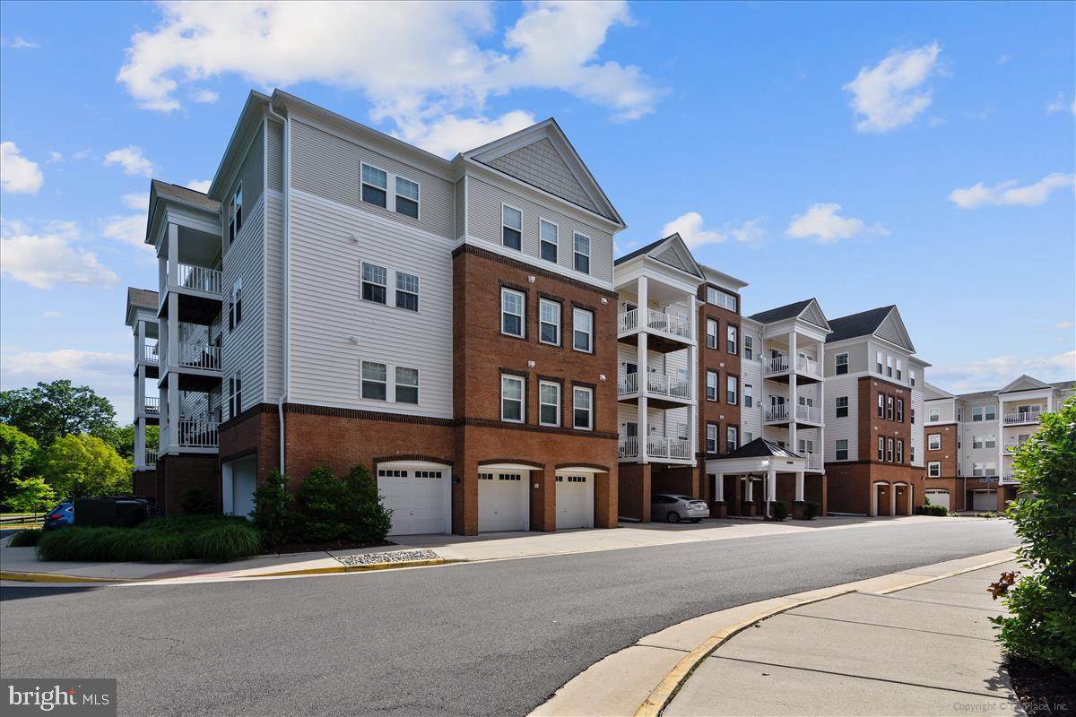 43144 Sunderland Terrace - Photo 1