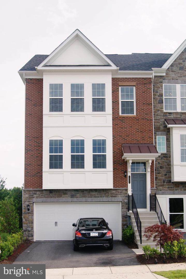 1905 Simonson Court - Photo 1