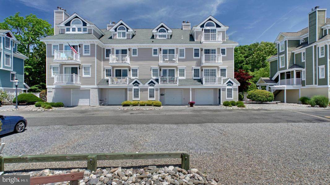 347 Harbor View - Photo 1