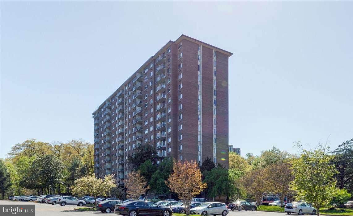 2059 Huntington Avenue - Photo 1
