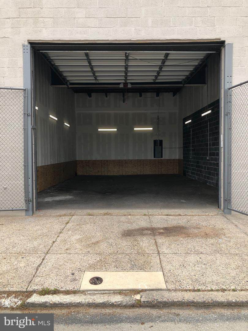 2811 10TH Street - Photo 1