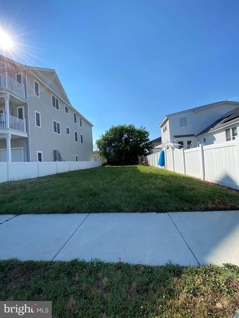 4102 Arctic Avenue - Photo 1