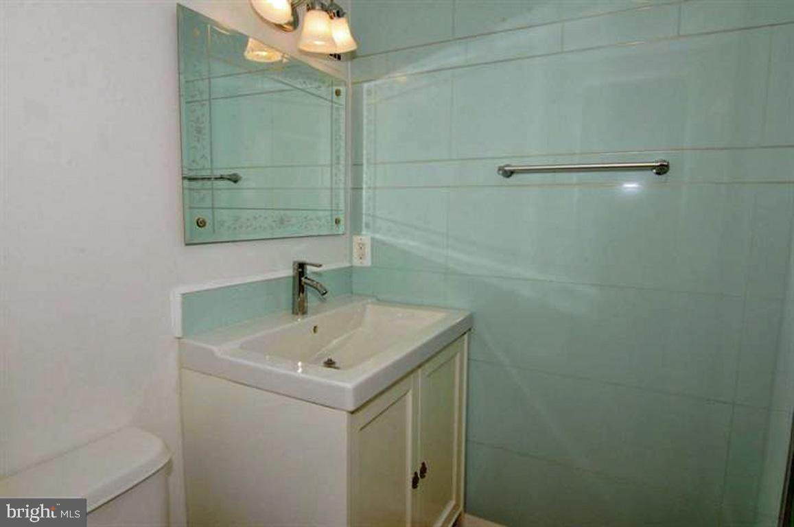4501 Arlington Boulevard - Photo 1