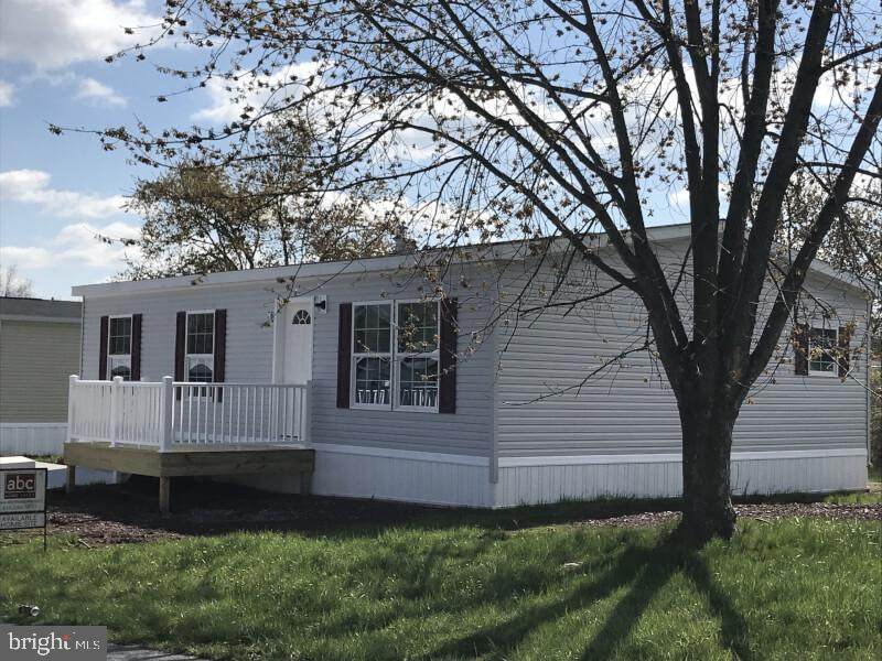 56 Charles - Photo 1