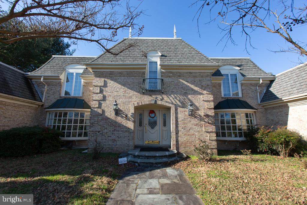 1101 Parrs Ridge Drive - Photo 1