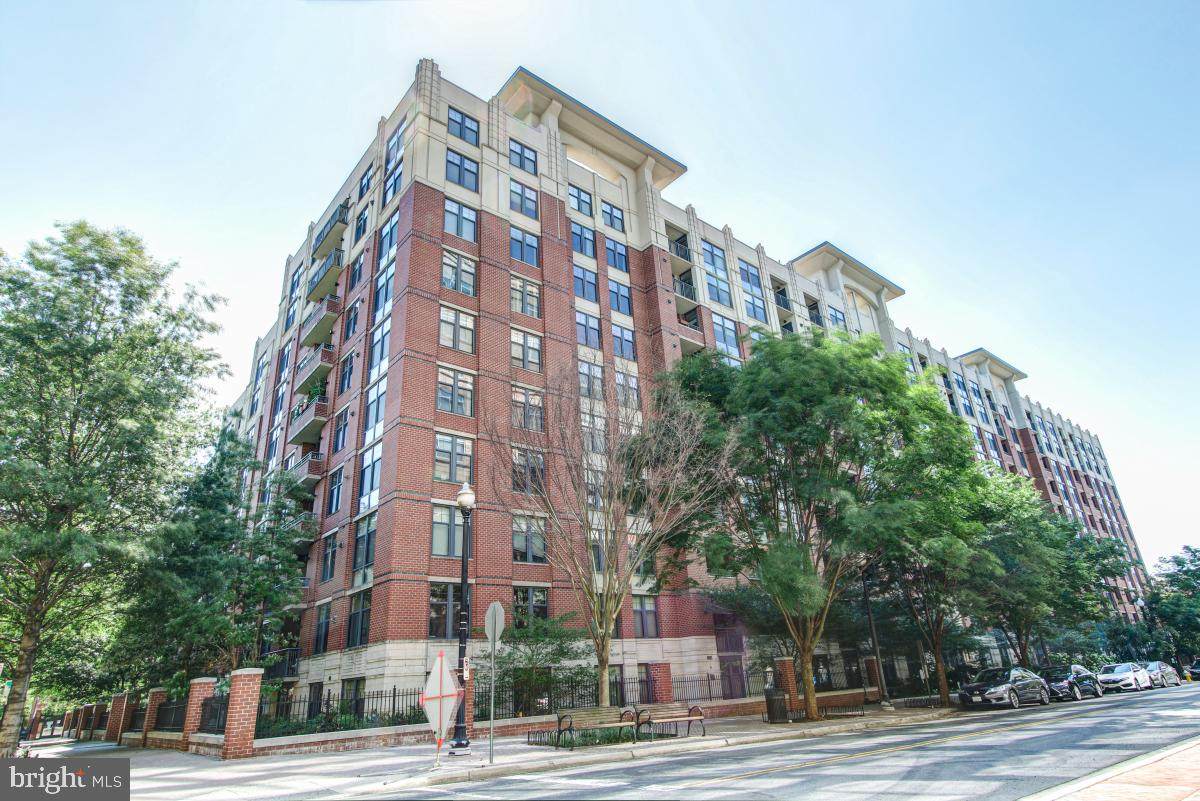 1021 Garfield Street - Photo 1