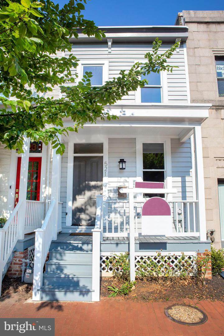 521 11TH Street - Photo 1
