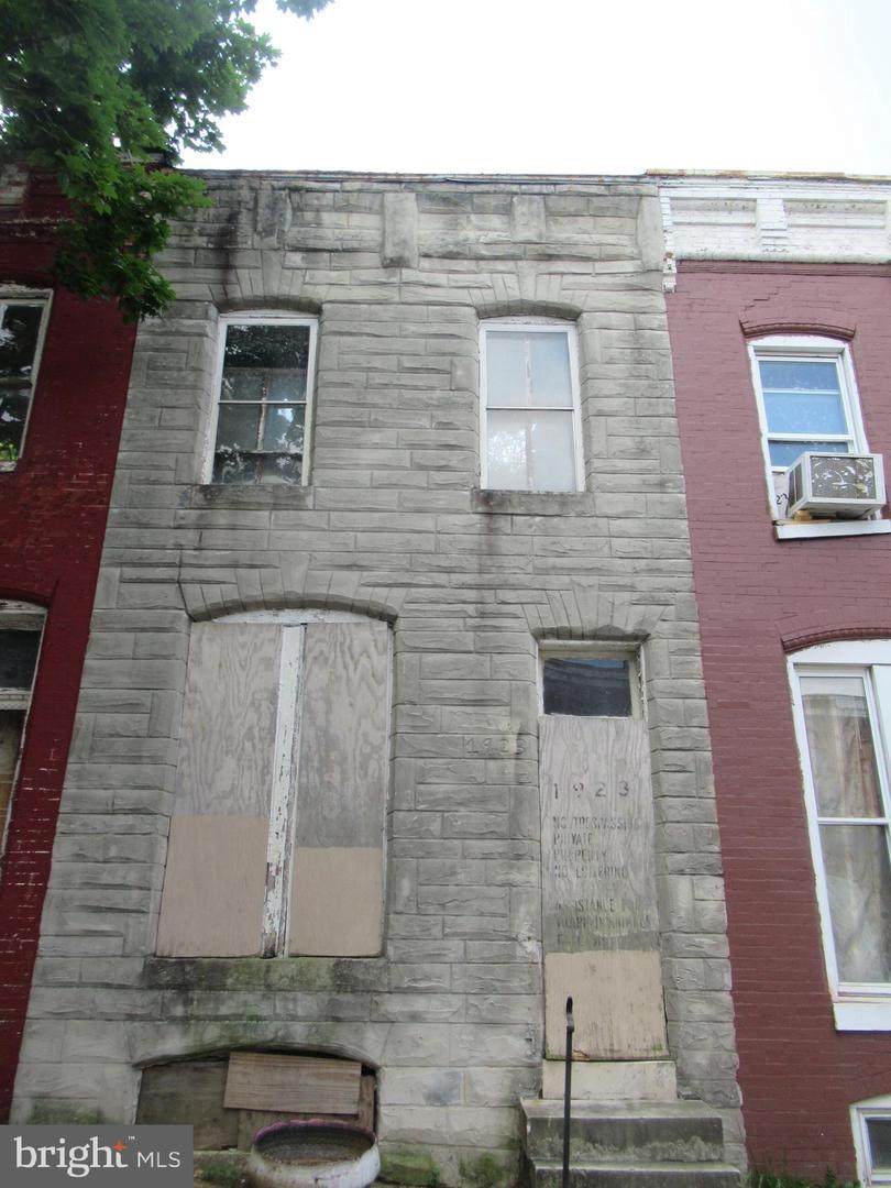 1923 Lauretta Avenue - Photo 1