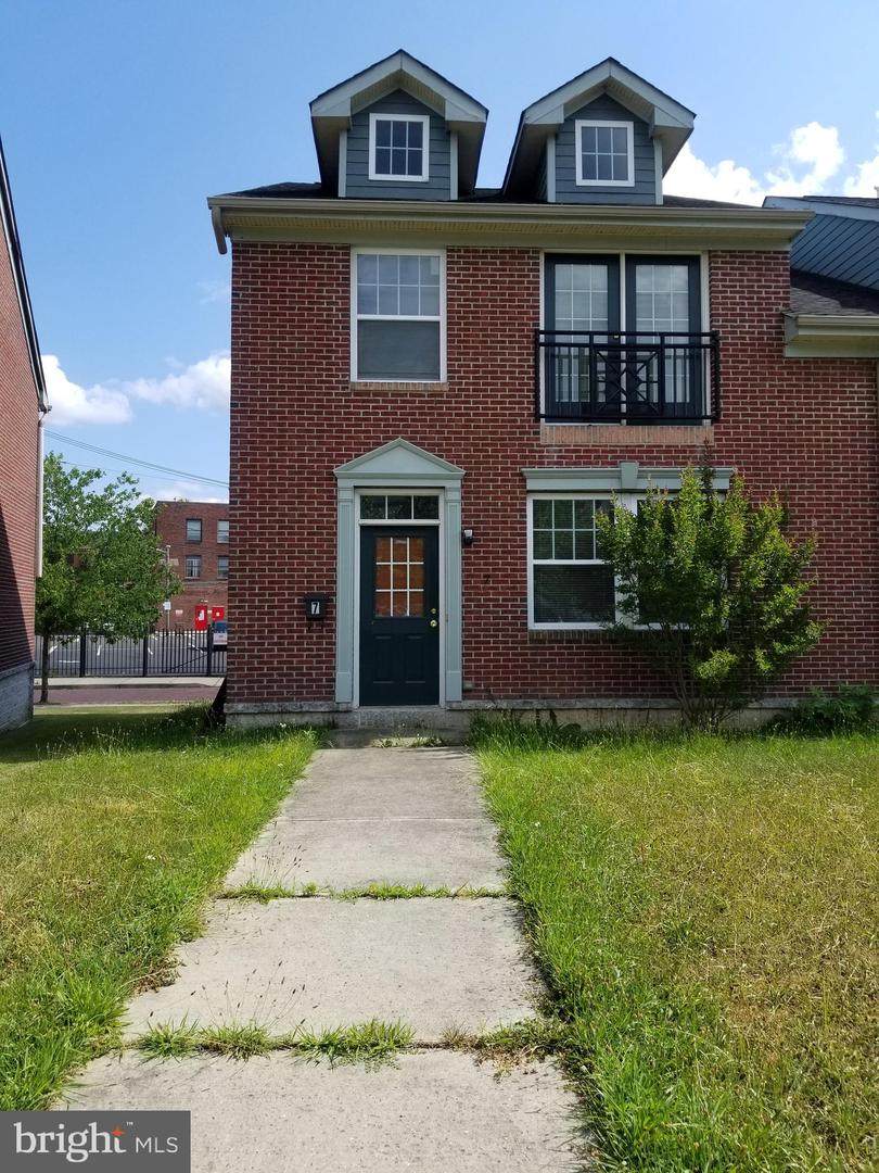 7 Borden Way - Photo 1