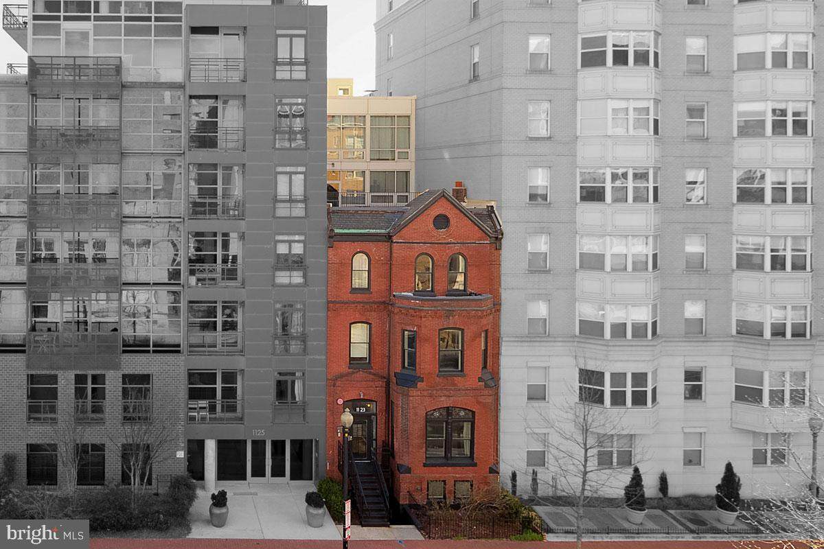 1123 11TH Street - Photo 1