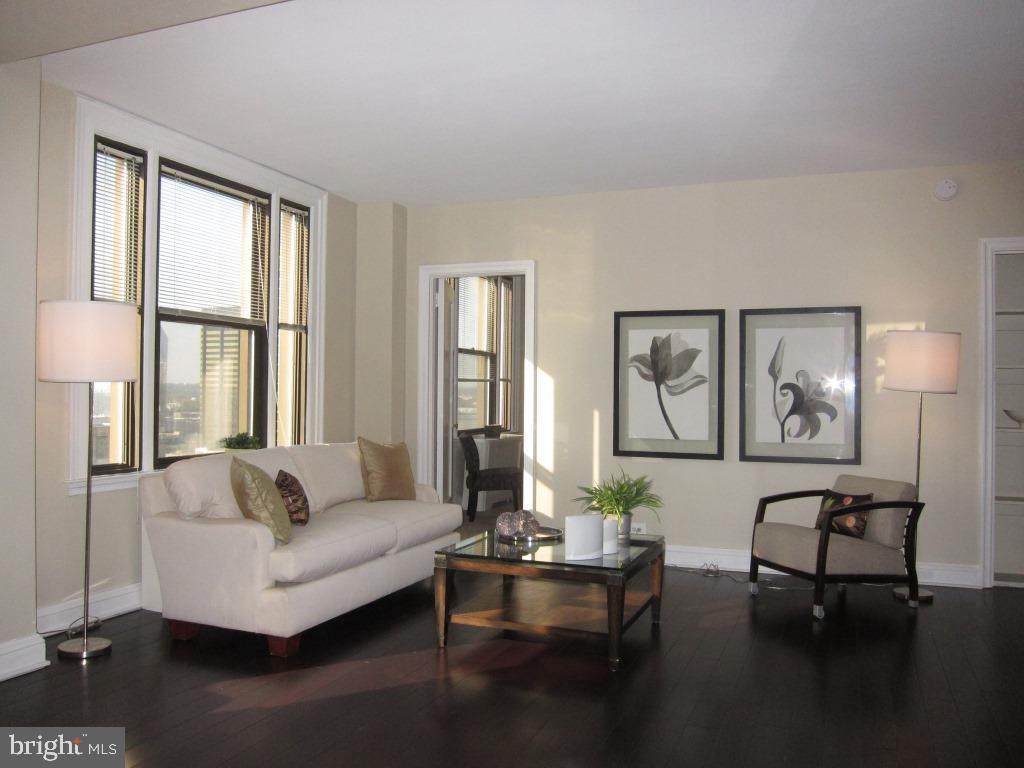 2031-35 Locust Street - Photo 1