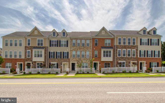 7300 Wood Pond Circle - Photo 1