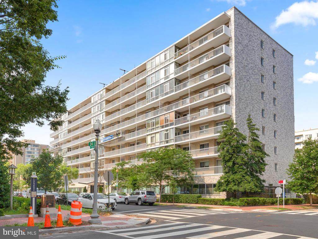 730 24TH Street - Photo 1