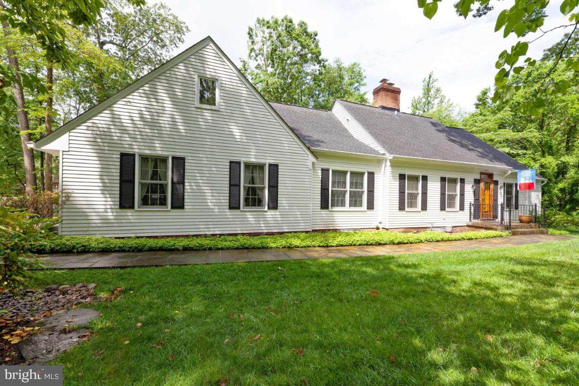 2410 Luckett Avenue - Photo 1