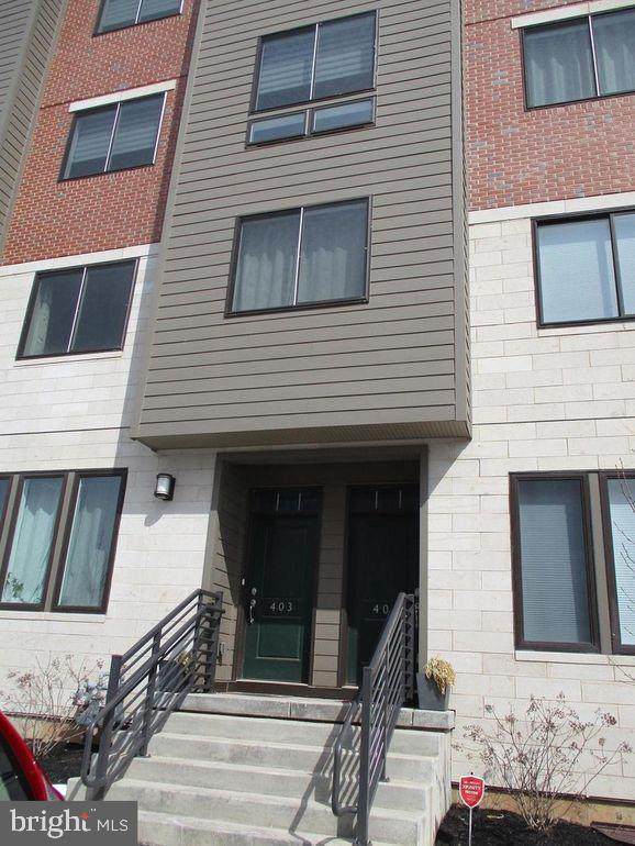 403 Lakeview Court - Photo 1