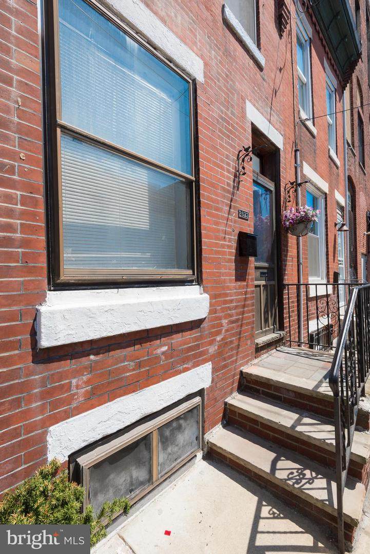 2033 Watts Street - Photo 1