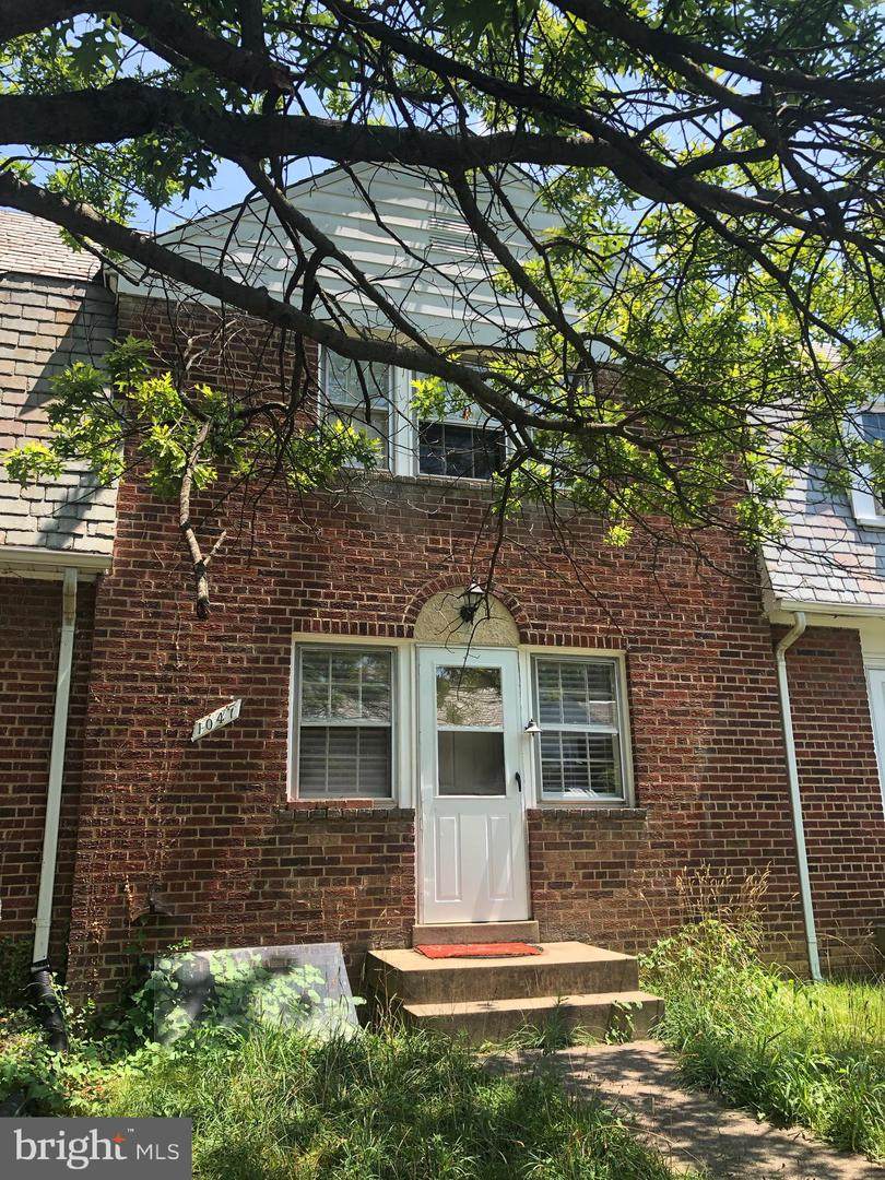 1047 Monroe Street - Photo 1