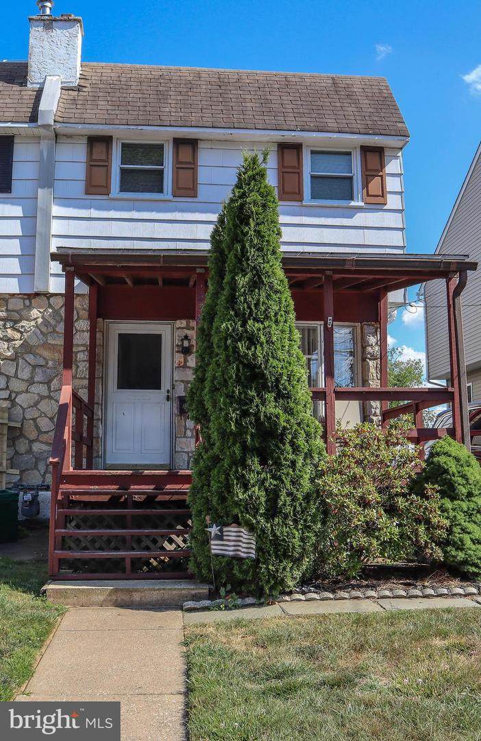 238 Davis Avenue - Photo 1