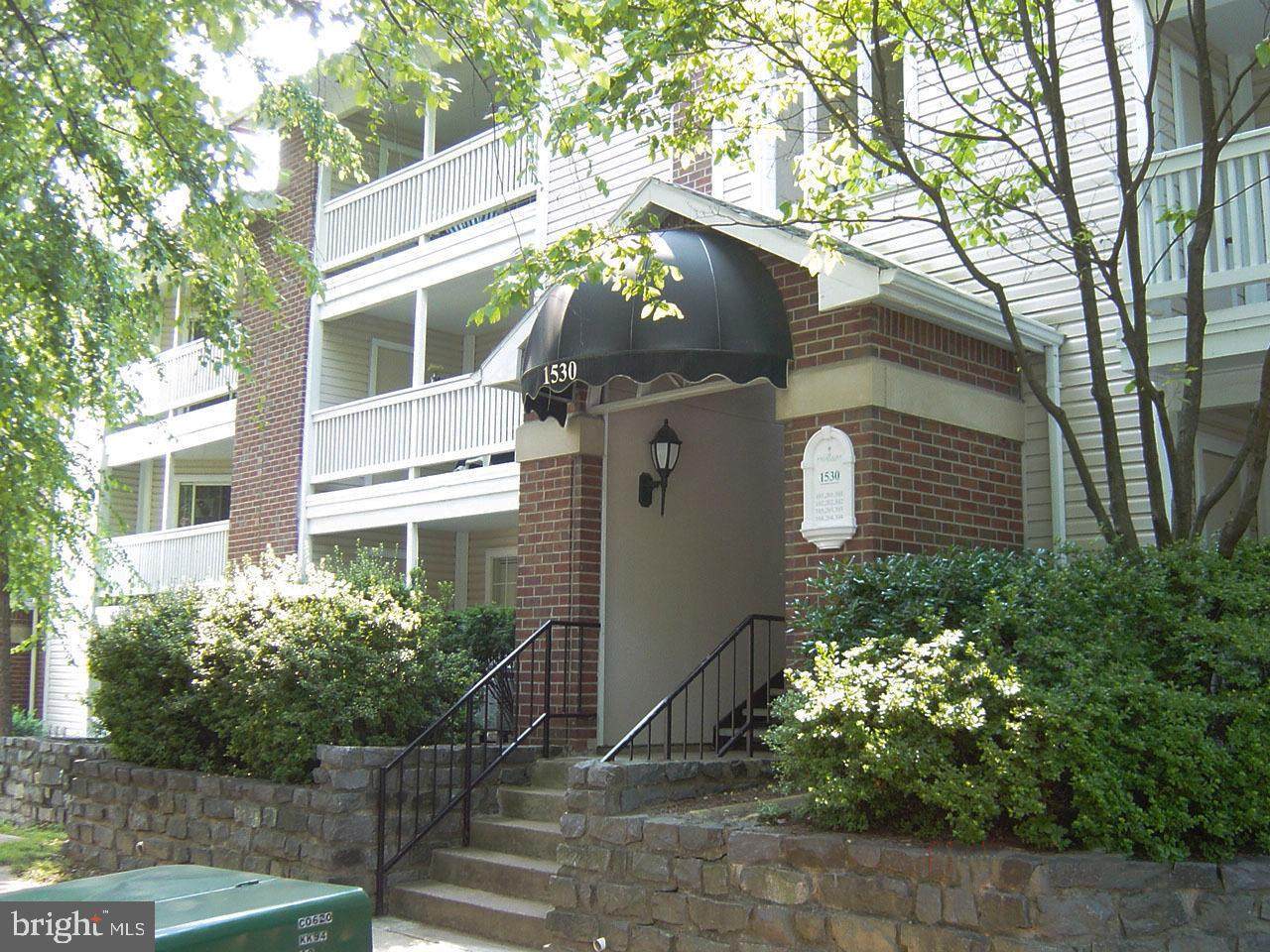 1530 Lincoln Way - Photo 1