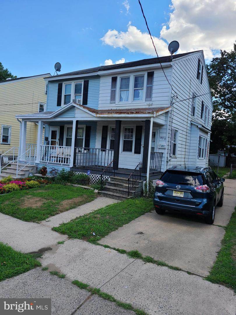 439 Lynwood Avenue - Photo 1