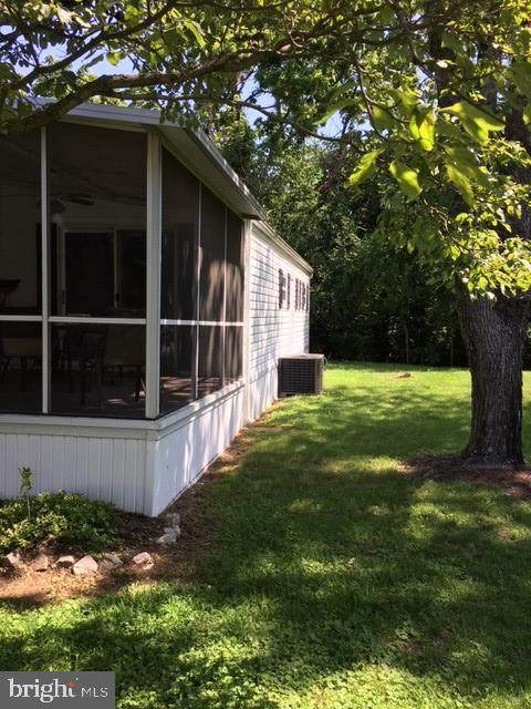 4744 Flanders - Photo 1