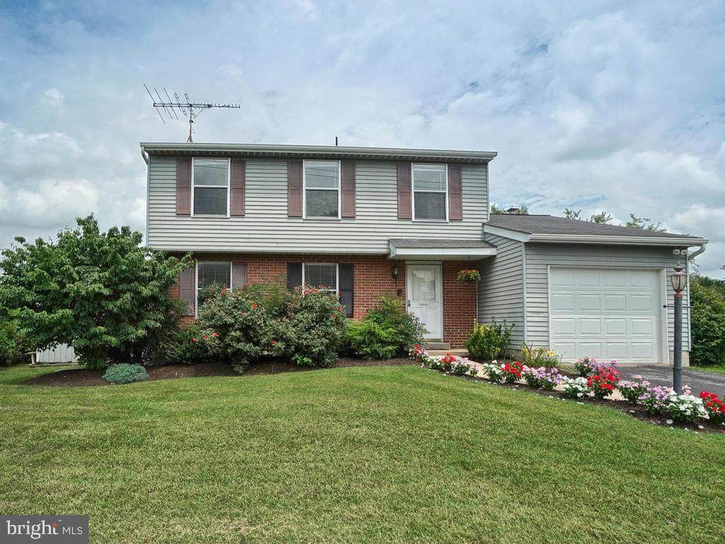 1347 Butterfly Lane - Photo 1