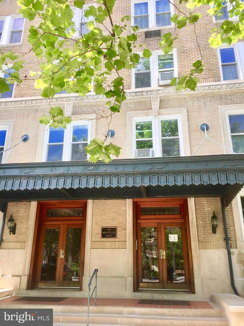 1901 Columbia Road - Photo 1