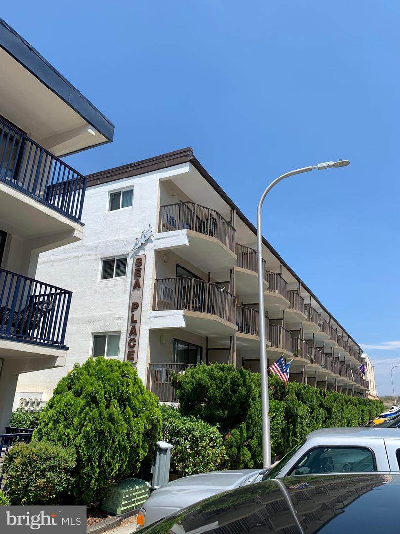 8 36TH Street - Photo 1