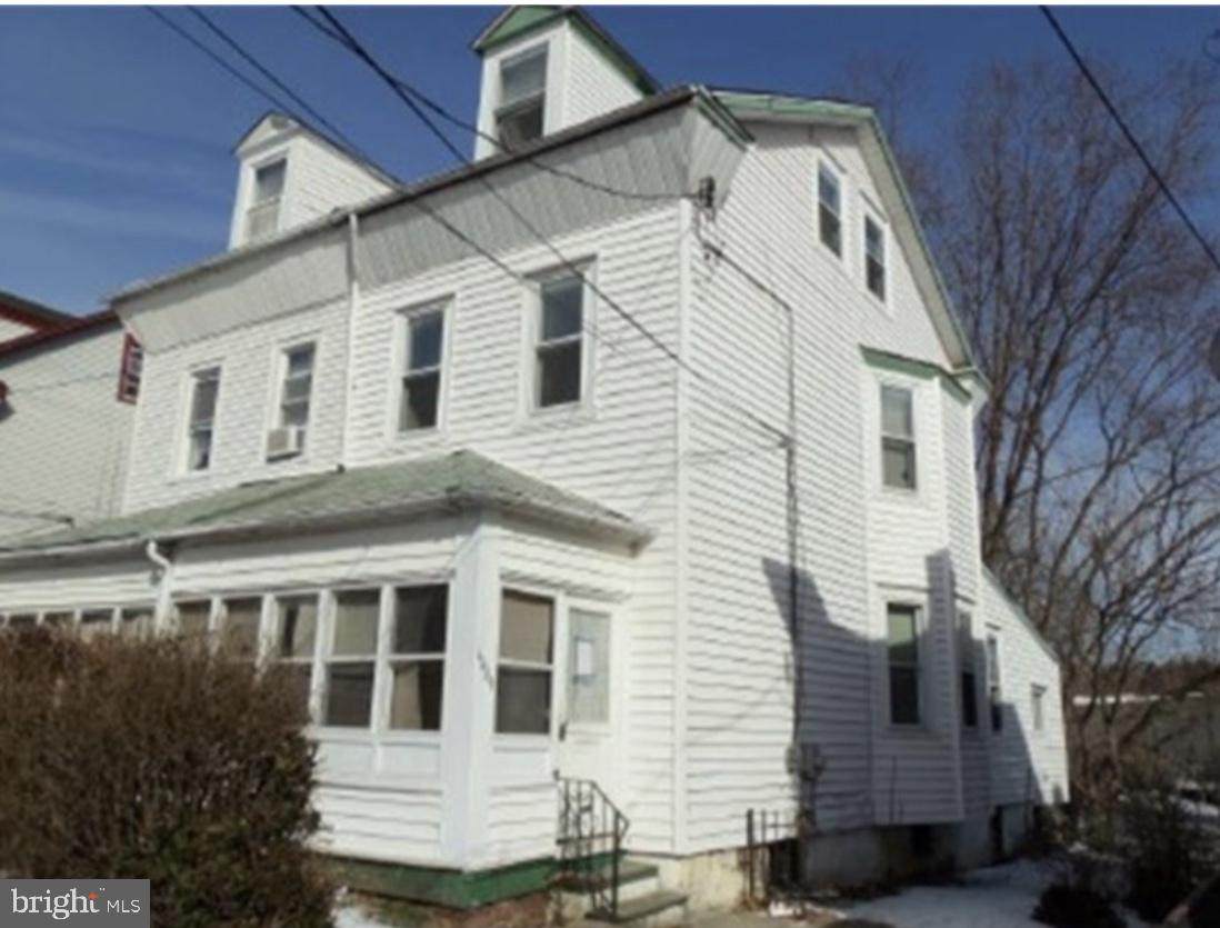 1009 Tyler Avenue - Photo 1