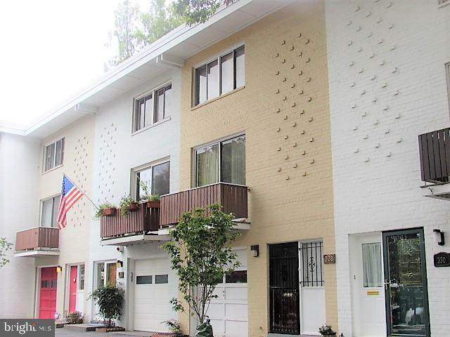 328 G Street - Photo 1