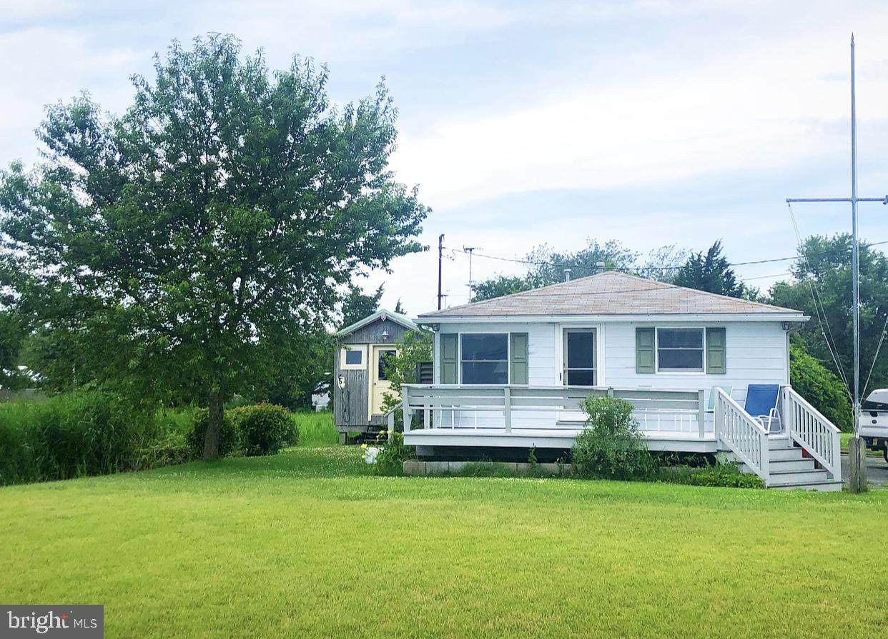 7 Laura Avenue - Photo 1
