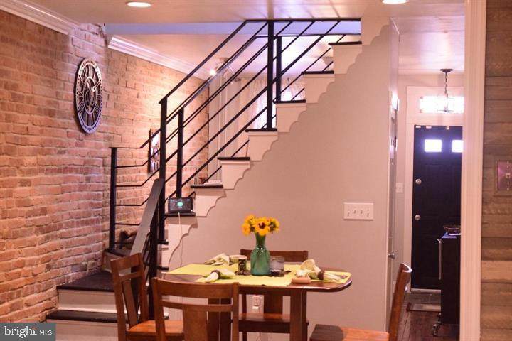 811 Robinson Street - Photo 1