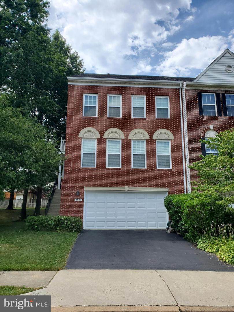 8901 Royal Astor Way - Photo 1
