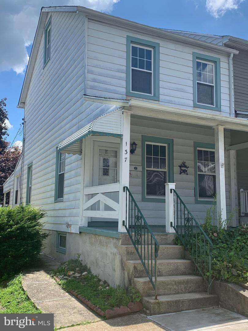 137 9TH Avenue - Photo 1